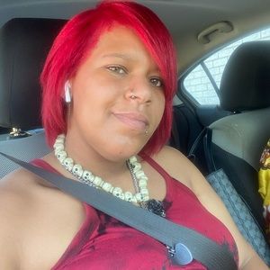 Meet your Posher, Ebonique